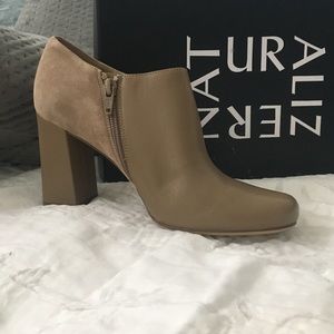 Naturalizer Oatmeal Suede Boots - Rainy - 6.5M